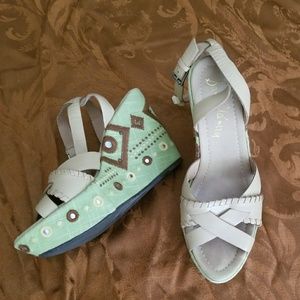 Sam Edelman Green & Tan Platform Wedges